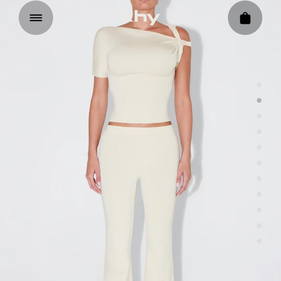 K. Jenner Knotted Sleeve Top NWT - Picture 2 of 13